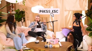 Valkyrae feet photo thumbnail