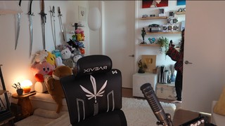 Valkyrae feet photo thumbnail