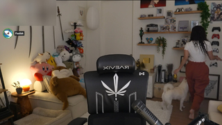 Valkyrae feet photo thumbnail