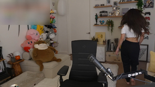 Valkyrae feet photo thumbnail