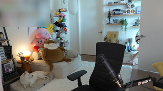 Valkyrae feet photo thumbnail