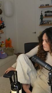 Valkyrae feet photo 1
