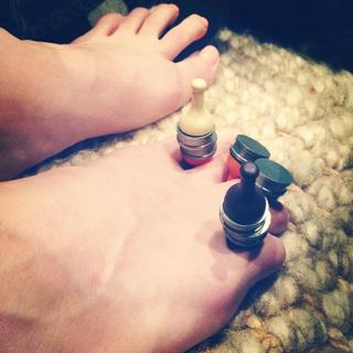 Valorie Curry feet photo thumbnail