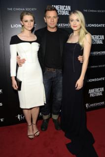 Valorie Curry feet photo thumbnail