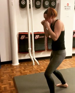 Valorie Curry feet photo thumbnail