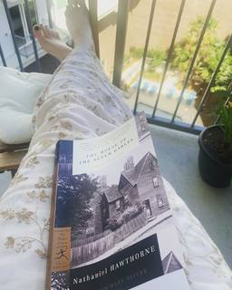 Valorie Curry feet photo thumbnail