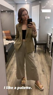 Valorie Curry feet photo thumbnail