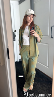 Valorie Curry feet photo thumbnail