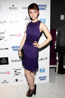 Valorie Curry feet photo thumbnail