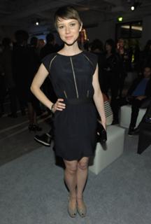 Valorie Curry feet photo thumbnail