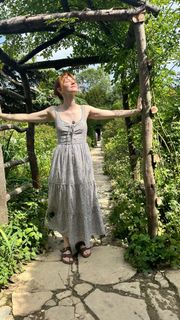 Valorie Curry feet photo thumbnail