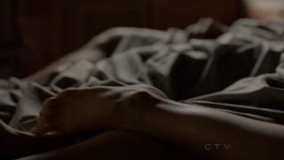 Valorie Curry feet photo thumbnail