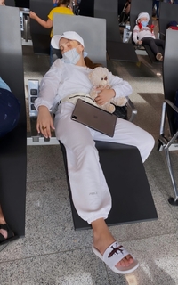 Valya Karnaval feet photo thumbnail