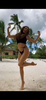 Valya Karnaval feet photo thumbnail