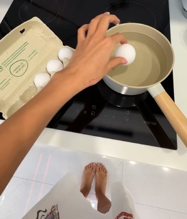 Valya Karnaval feet photo thumbnail