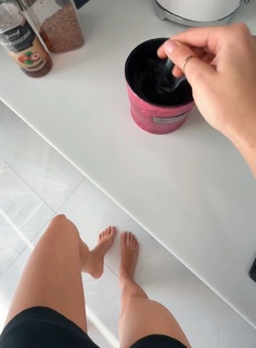 Valya Karnaval feet photo thumbnail