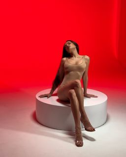 Valya Karnaval feet photo thumbnail