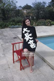 Valérie Kaprisky feet photo 4