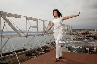 Valérie Kaprisky feet photo 12