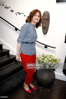 Valérie Lemercier feet photo 8