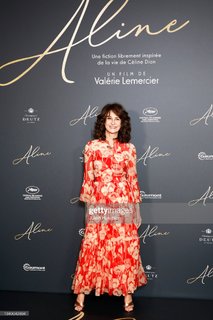 Valérie Lemercier feet photo 8