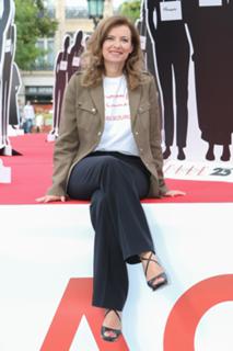 Valérie Trierweiler feet photo 11