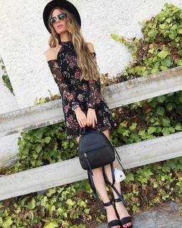 Vanesa Romero feet photo thumbnail