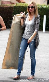 Vanessa Angel feet photo thumbnail