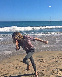 Vanessa Angel feet photo thumbnail