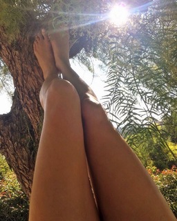 Vanessa Angel feet photo thumbnail