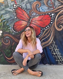 Vanessa Angel feet photo thumbnail