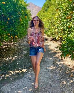 Vanessa Angel feet photo thumbnail