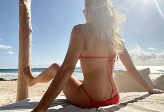 Vanessa Angel feet photo thumbnail