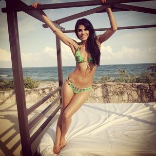 Vanessa Arias feet photo 11