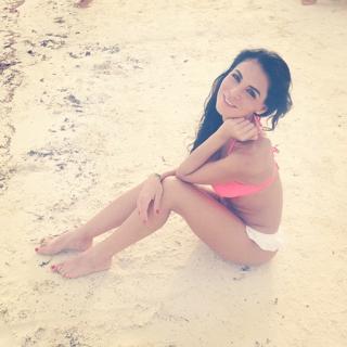 Vanessa Arias feet photo 1