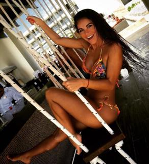 Vanessa Arias feet photo 7