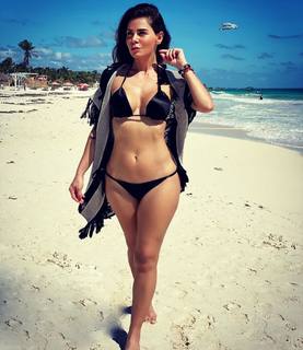 Vanessa Arias feet photo 9