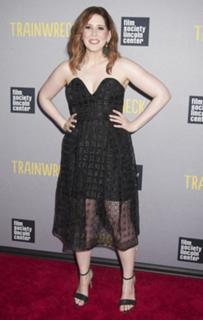 Vanessa Bayer feet photo thumbnail