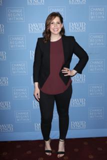 Vanessa Bayer feet photo thumbnail