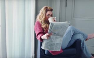 Vanessa Bayer feet photo thumbnail