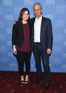 Vanessa Bayer feet photo thumbnail