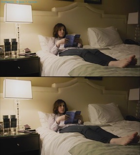 Vanessa Bayer feet photo thumbnail