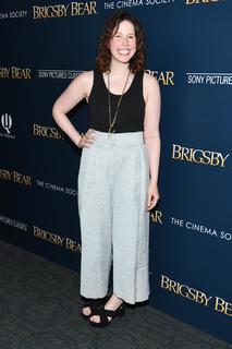 Vanessa Bayer feet photo thumbnail