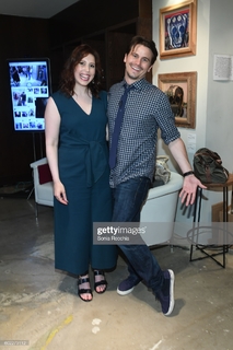 Vanessa Bayer feet photo thumbnail
