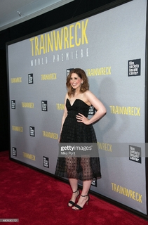 Vanessa Bayer feet photo thumbnail