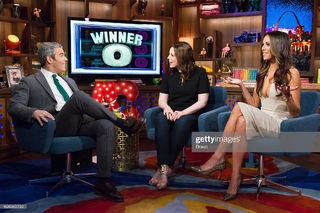 Vanessa Bayer feet photo thumbnail
