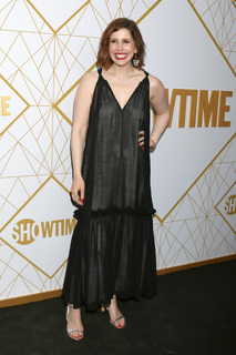 Vanessa Bayer feet photo thumbnail