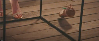 Vanessa Bayer feet photo thumbnail