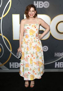 Vanessa Bayer feet photo thumbnail