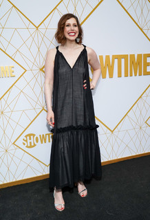 Vanessa Bayer feet photo thumbnail